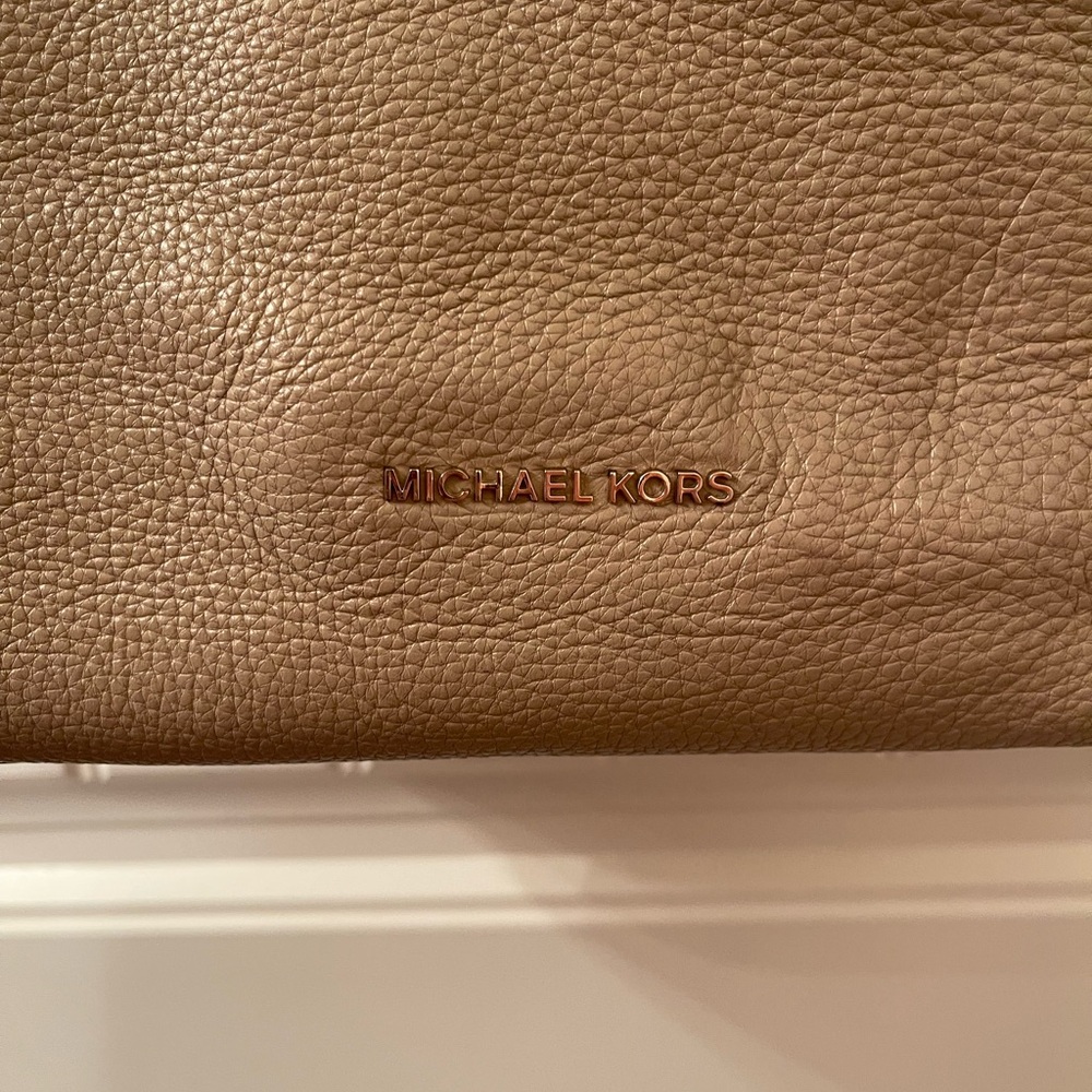 Michael Kors Raven Large Pebbled Leather Shoulder Bag - Taupe - Picture 3 of 9